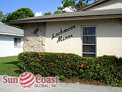 Lochmoor Manor Sign